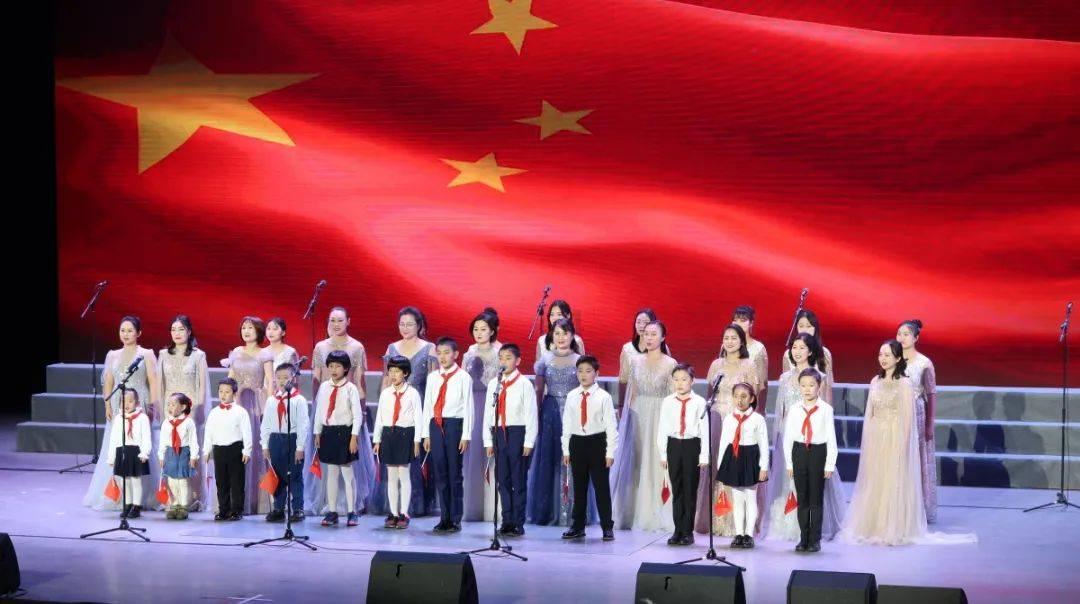 旋转的圆球
